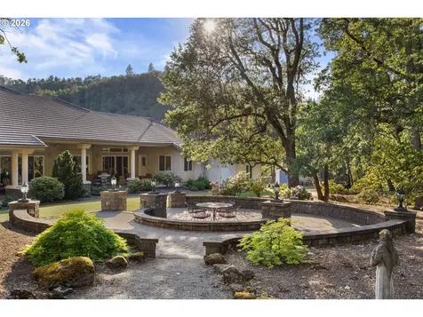 175 Echo Canyon Lane Roseburg OR 97471