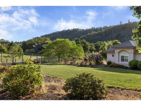 175 Echo Canyon Lane Roseburg OR 97471