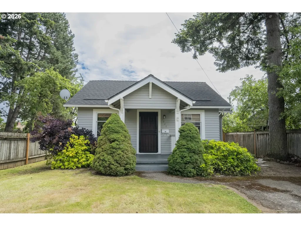 7922 SE Schiller Street Portland OR 97206