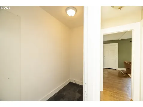 7922 SE Schiller Street Portland OR 97206