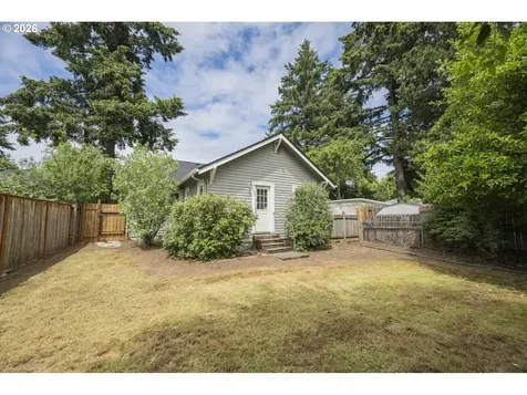 7922 SE Schiller Street Portland OR 97206