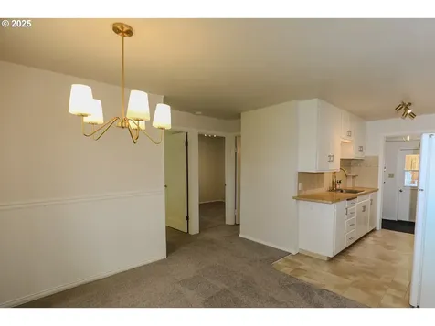 1767 NW Crouch Street Roseburg OR 97471