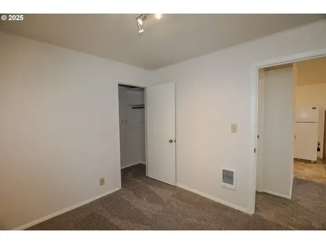 1767 NW Crouch Street Roseburg OR 97471