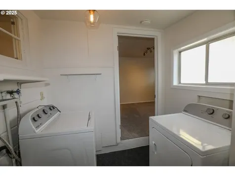1767 NW Crouch Street Roseburg OR 97471