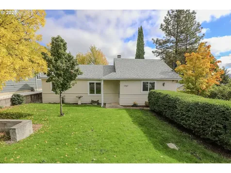1767 NW Crouch Street Roseburg OR 97471