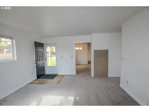 1767 NW Crouch Street Roseburg OR 97471