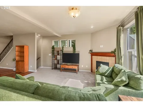 9172 SW Soprano Lane Portland OR 97225