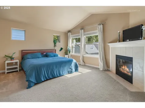 9172 SW Soprano Lane Portland OR 97225
