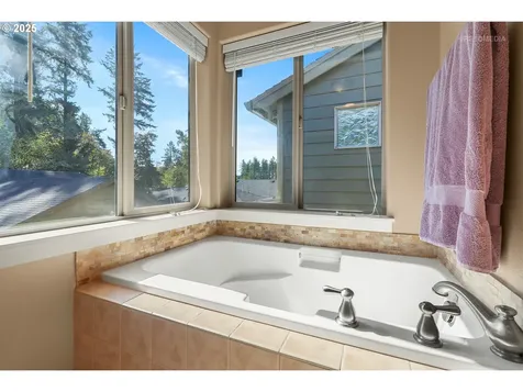 9172 SW Soprano Lane Portland OR 97225