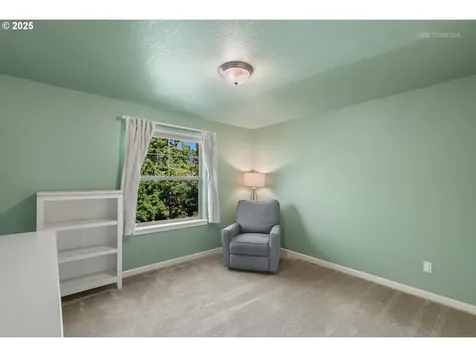 9172 SW Soprano Lane Portland OR 97225