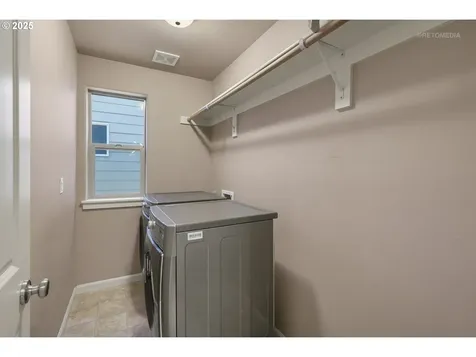 9172 SW Soprano Lane Portland OR 97225