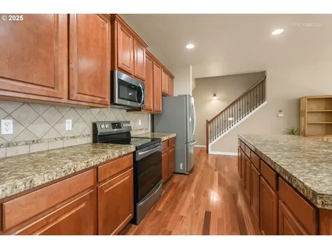 9172 SW Soprano Lane Portland OR 97225