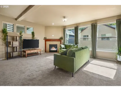 9172 SW Soprano Lane Portland OR 97225