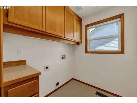 4095 Eddystone Place Eugene OR 97404
