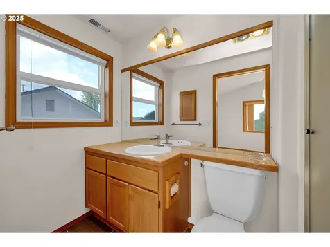 4095 Eddystone Place Eugene OR 97404