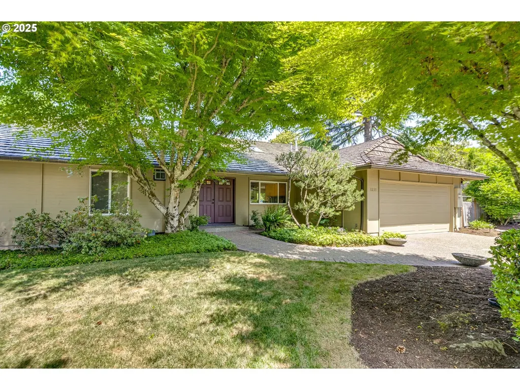 5235 SW Santa Monica Court Portland OR 97221
