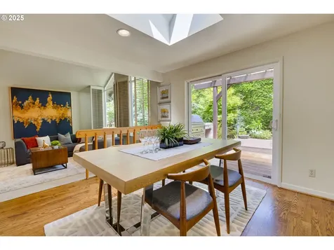 5235 SW Santa Monica Court Portland OR 97221