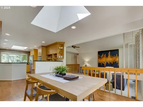 5235 SW Santa Monica Court Portland OR 97221