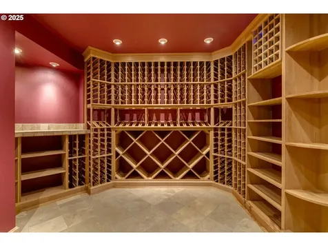 5235 SW Santa Monica Court Portland OR 97221