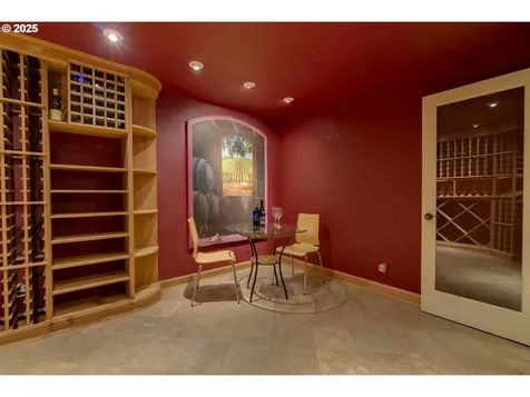 5235 SW Santa Monica Court Portland OR 97221