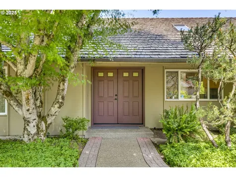 5235 SW Santa Monica Court Portland OR 97221