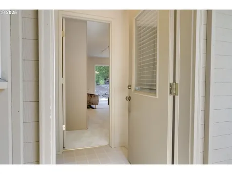 5235 SW Santa Monica Court Portland OR 97221