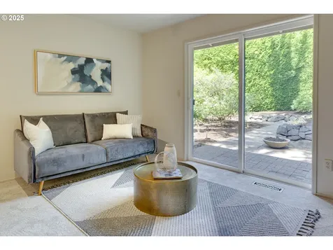 5235 SW Santa Monica Court Portland OR 97221