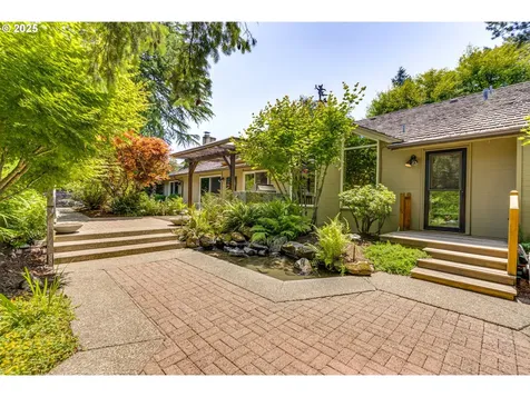 5235 SW Santa Monica Court Portland OR 97221