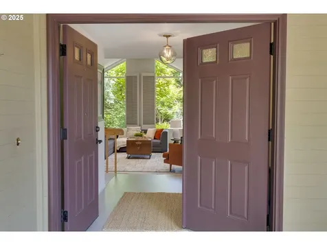 5235 SW Santa Monica Court Portland OR 97221