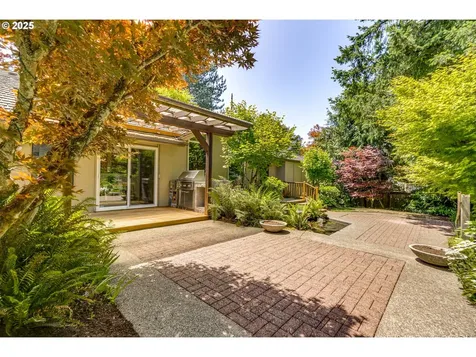5235 SW Santa Monica Court Portland OR 97221