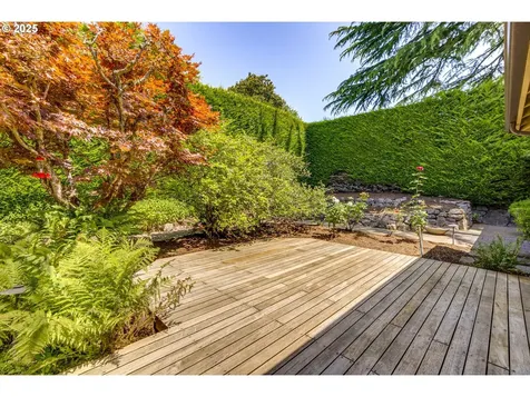 5235 SW Santa Monica Court Portland OR 97221