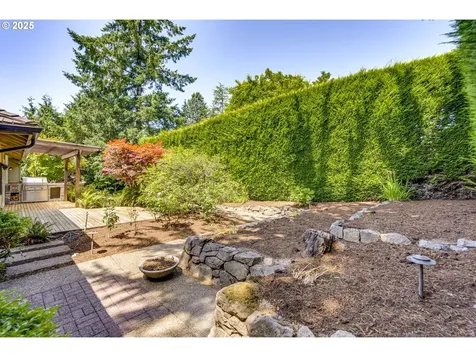 5235 SW Santa Monica Court Portland OR 97221