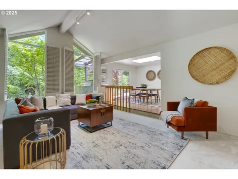 5235 SW Santa Monica Court Portland OR 97221