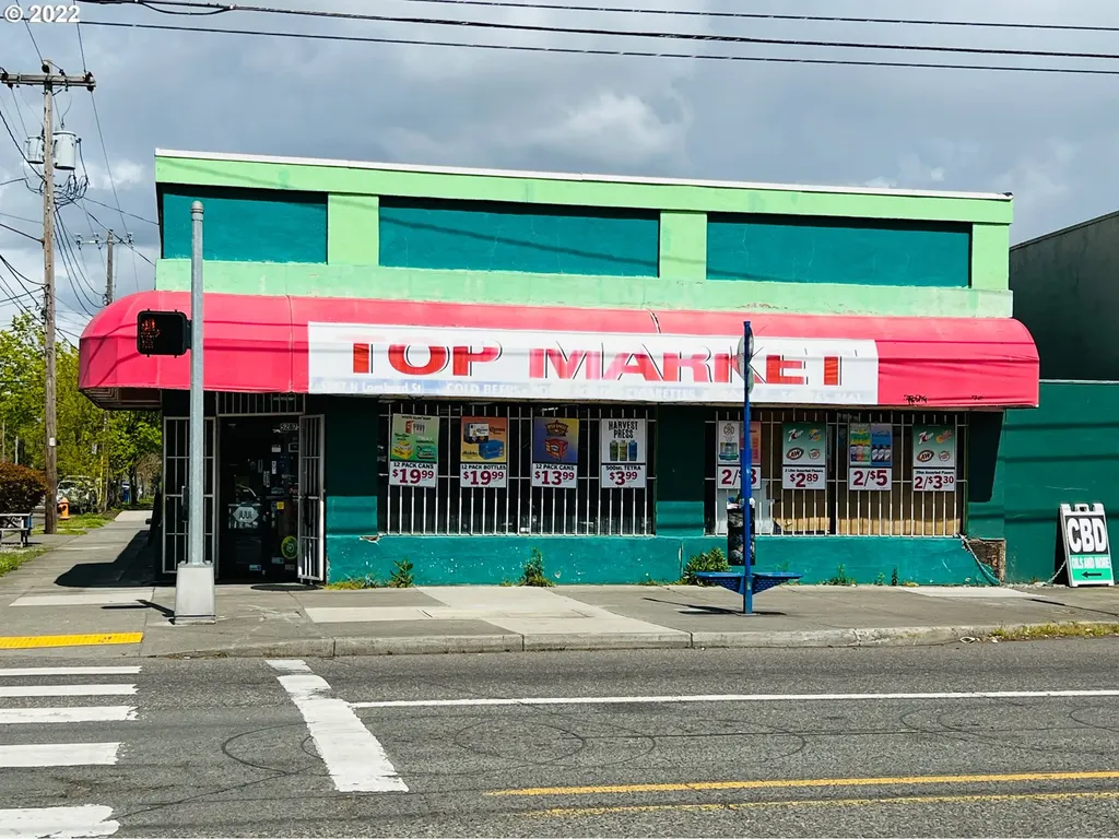 5287 N Lombard Street Portland OR 97203