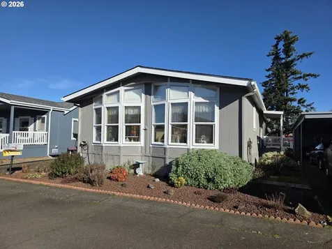 835 SE 1st Avenue Canby OR 97013