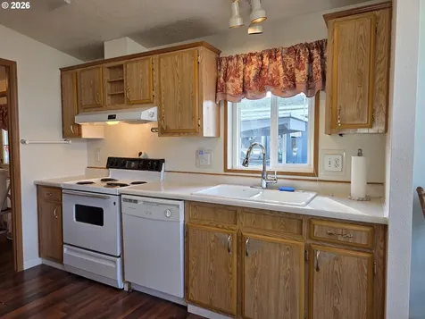 835 SE 1st Avenue Canby OR 97013