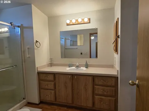 835 SE 1st Avenue Canby OR 97013