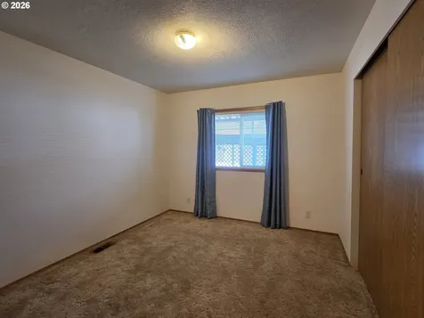 835 SE 1st Avenue Canby OR 97013