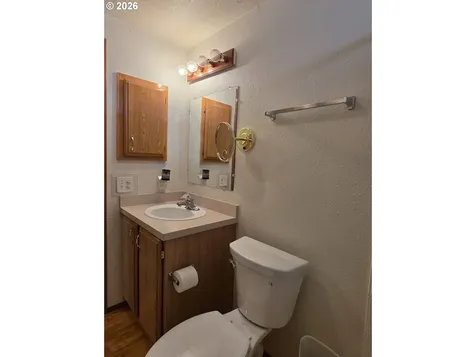 835 SE 1st Avenue Canby OR 97013