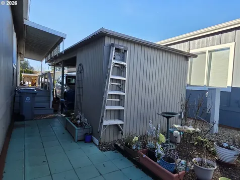835 SE 1st Avenue Canby OR 97013