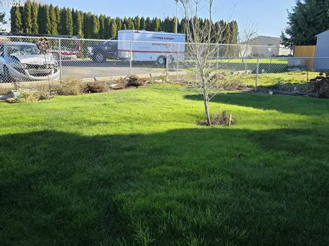 835 SE 1st Avenue Canby OR 97013