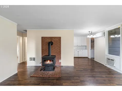 532 2nd Street Elkton OR 97436
