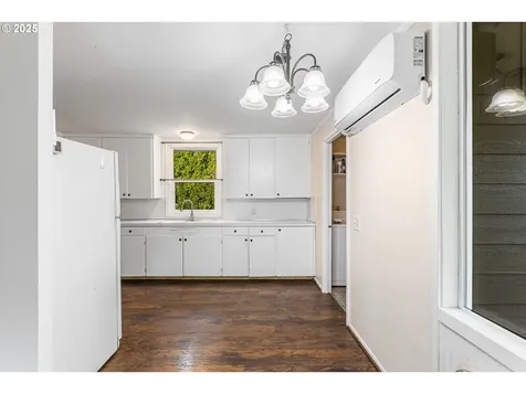 532 2nd Street Elkton OR 97436