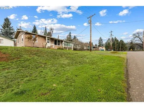532 2nd Street Elkton OR 97436