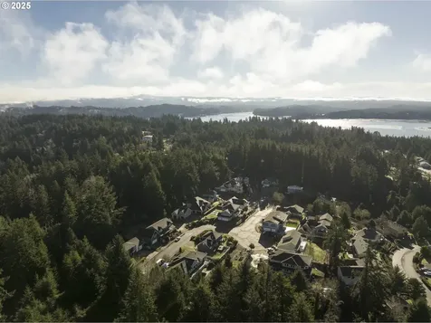 1060 NE 7th Drive Newport OR 97365