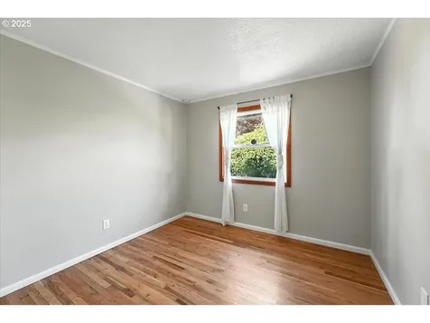 8618 NE Broadway Portland OR 97220