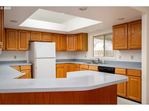1928 Westport Street NW Salem OR 97304