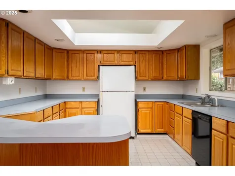1928 Westport Street NW Salem OR 97304