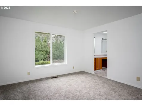 1928 Westport Street NW Salem OR 97304