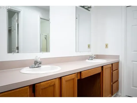 1928 Westport Street NW Salem OR 97304